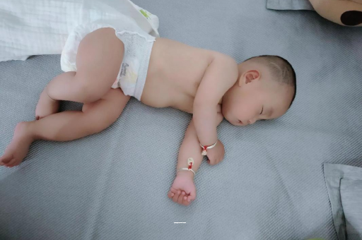 儋州孕妇肚子一跳一跳